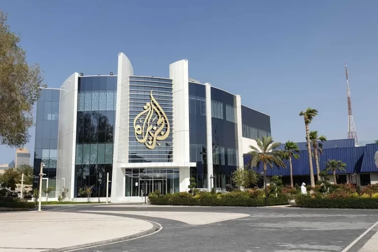 Israel Ordena o Fechamento dos Escritórios da Al Jazeera e Suspende suas Operações
