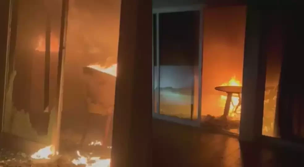 Residências de família de líder partidário sofrem incêndio em Pernambuco